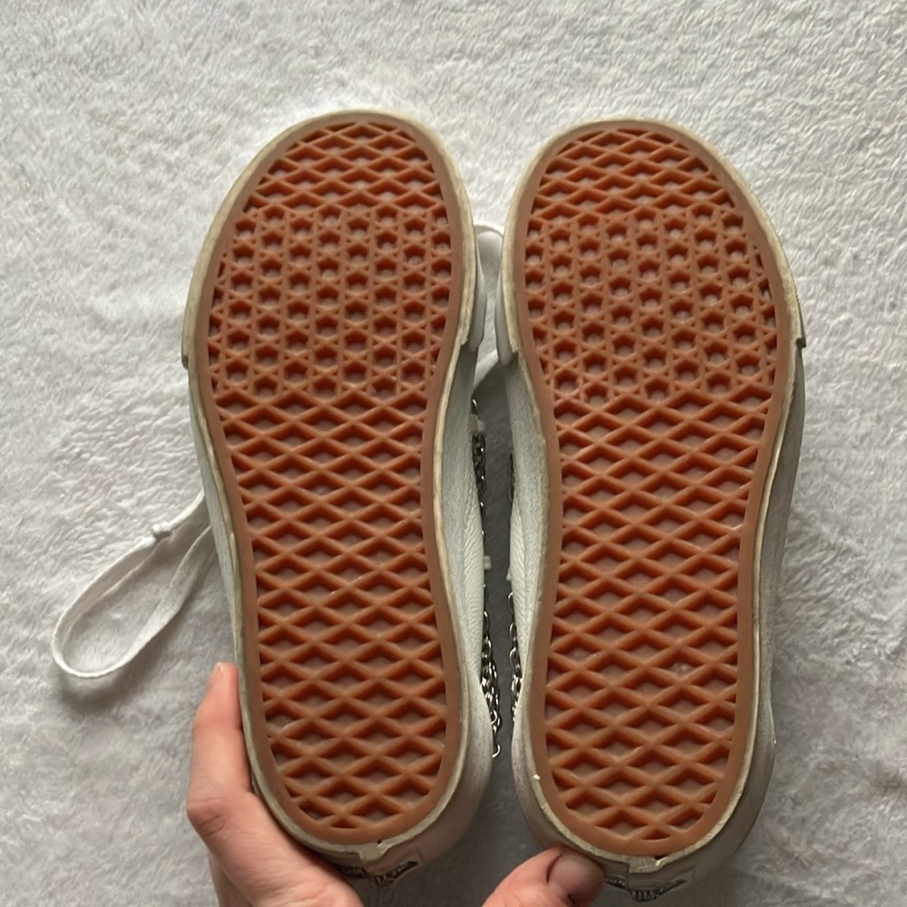 Vans - Picture 5 of 9